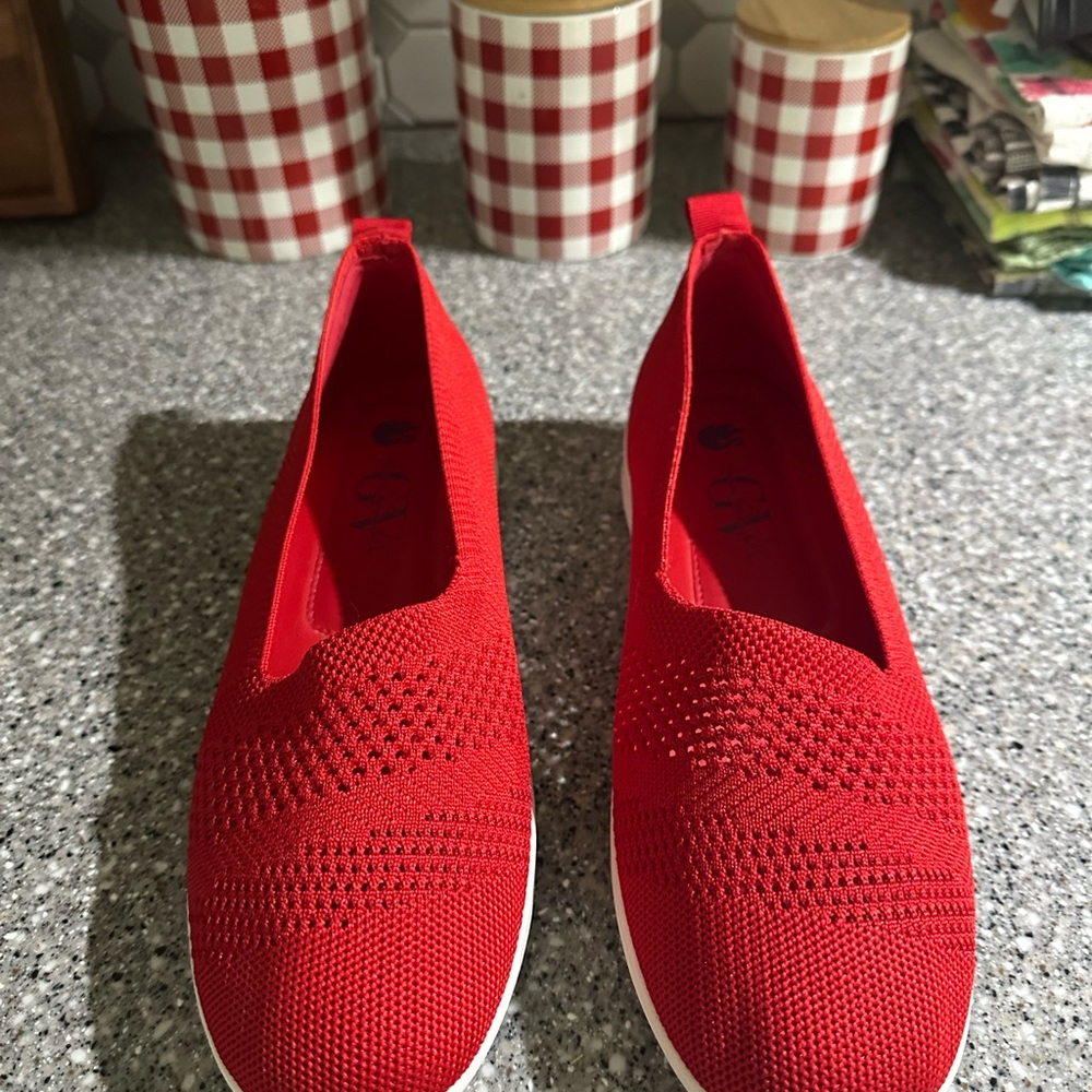 Gloria Vanderbilt Cybill Knit Flats in Red